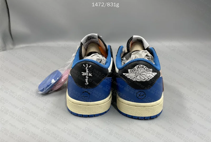 aj1 x Travis scott (AJUDA) 3
