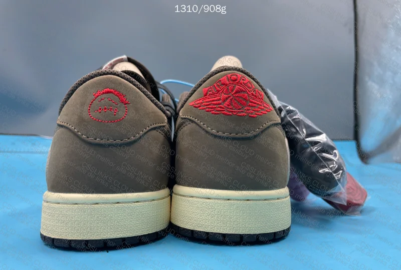 AJ1 X Travis Scott Dark Mocha 5