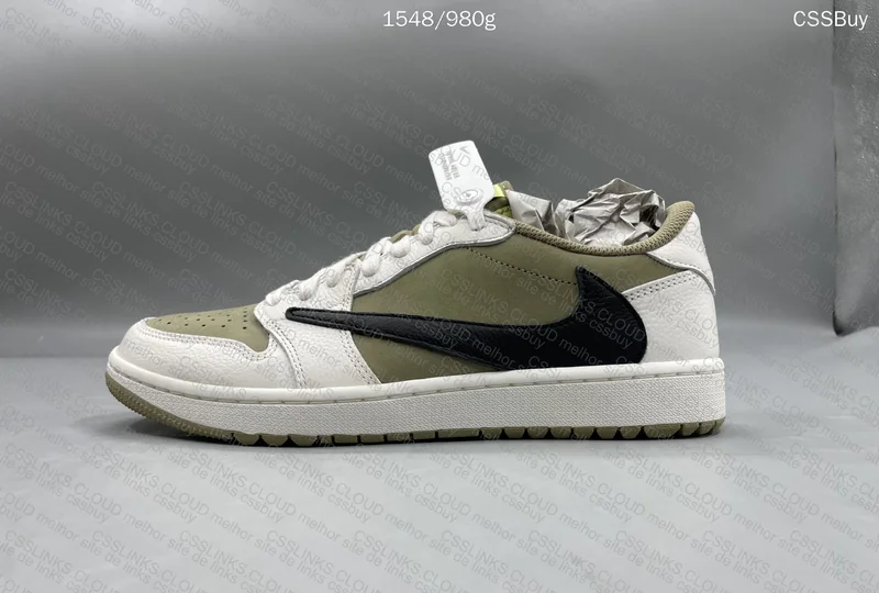 AJ1 x Travis Scott Golf 2