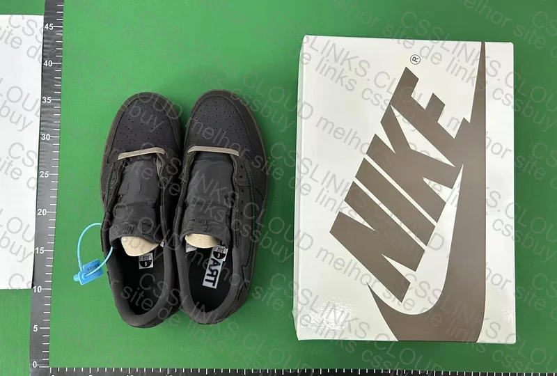 AJ1 x Travis Velvet Brown FK 2