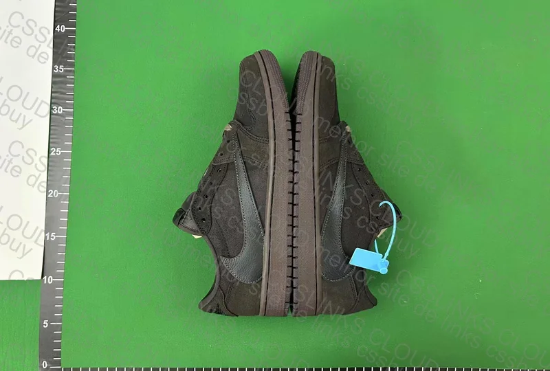 AJ1 x Travis Velvet Brown FK 4
