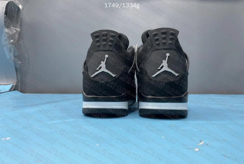 AJ4 BLACK CANVAS 49Y 2