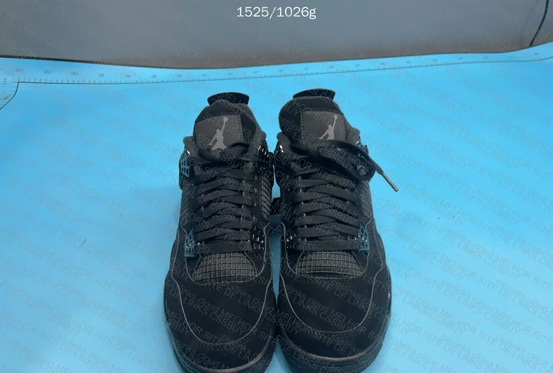 AJ4 Black cat