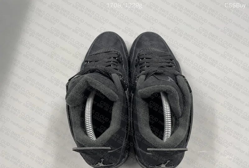 AJ4 Black Cat (GX) 10