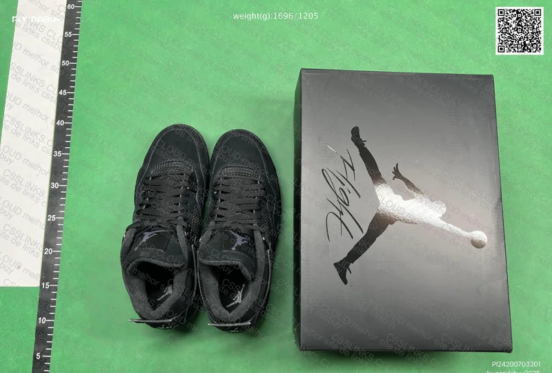 AJ4 Black Cats