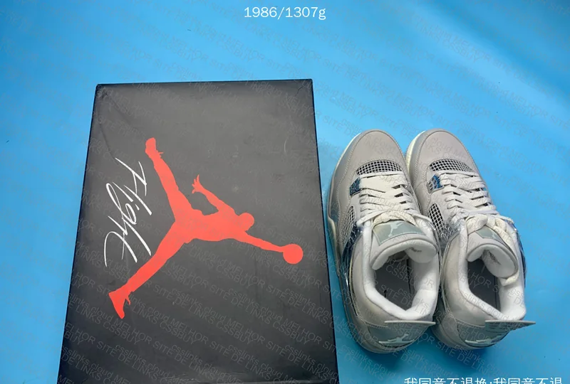 AJ4 Frozen Moments