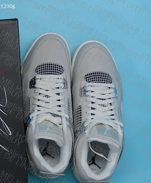 AJ4 Frozen moments H12 2
