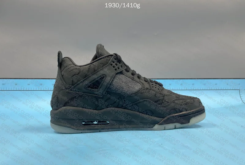 AJ4 KAWS - GX 8