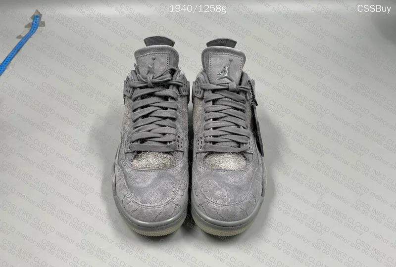 aj4 Kaws (Sale wwtop)