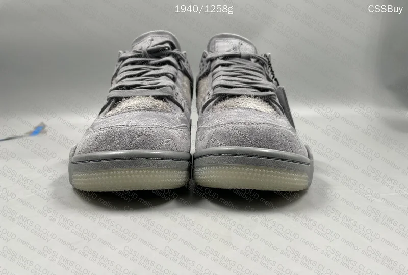 aj4 Kaws (Sale wwtop) 2