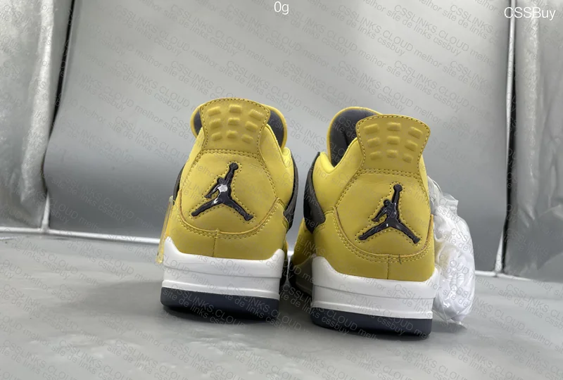 AJ4 Lightining 4