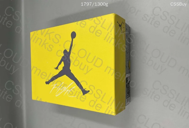 AJ4 Lightning 3