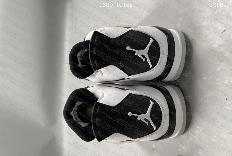 AJ4 MILITARY BLACK
