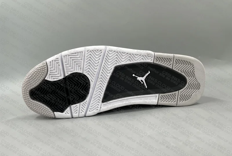 AJ4 MILITARY BLACK 170y 4
