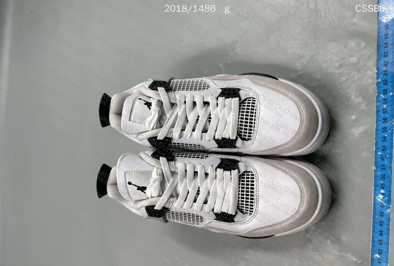 AJ4 MILITARY BLACK at 199¥ 3