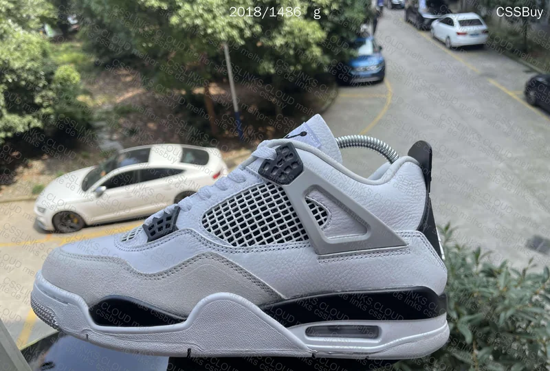 AJ4 MILITARY BLACK at 199¥ 9