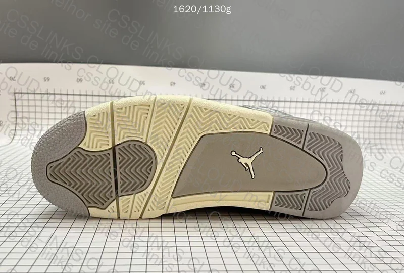 AJ4 Retro Frozen KZ/KX OVO Sneaker 3