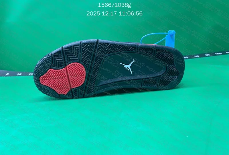 AJ4 Thunderbolt Red 9