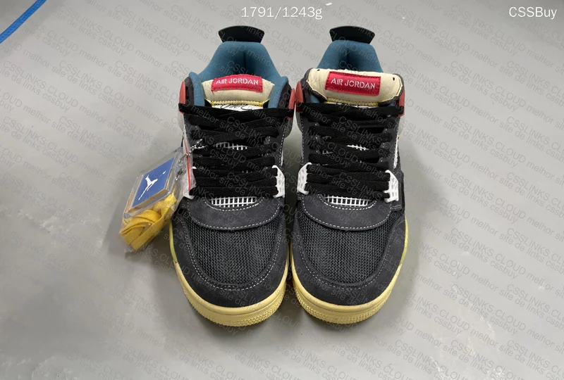 Aj4 union x off noir 3