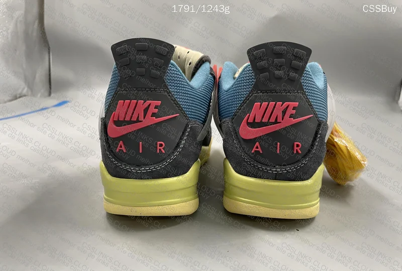 Aj4 union x off noir 4