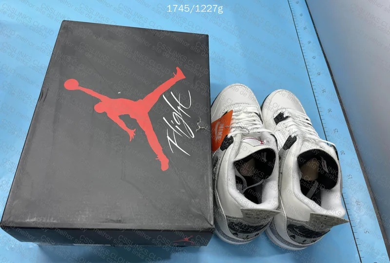 AJ4 White Cement - BLIND BOX 6