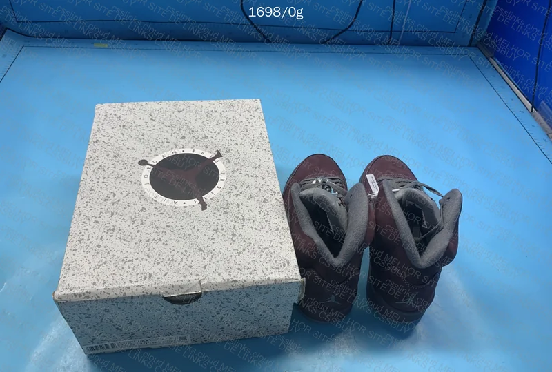 AJ5 Retro SE 2023 Burgundy GL? 4