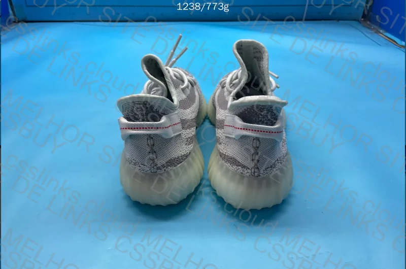 (AJUDA) Yeezy Blue Tint 3