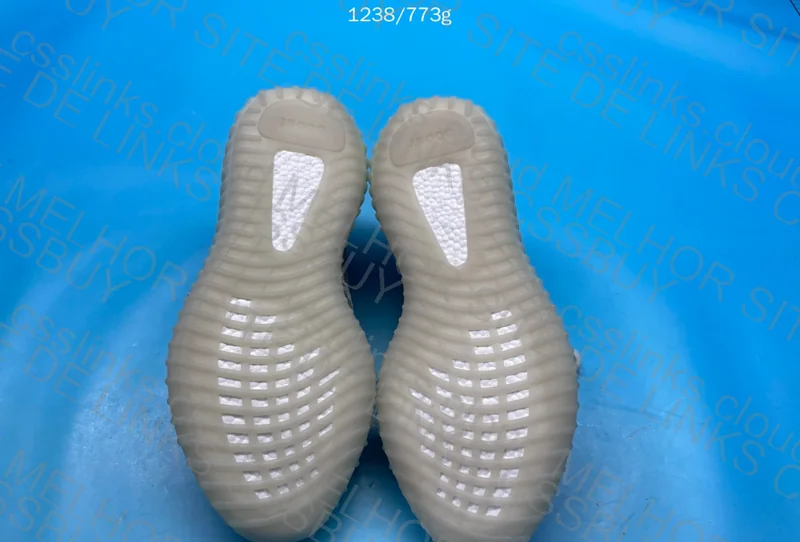 (AJUDA) Yeezy Blue Tint 6