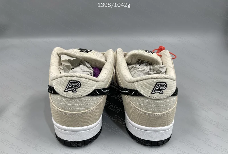 Albino & Preto x Nike SB Dunk Low Pearl White 3
