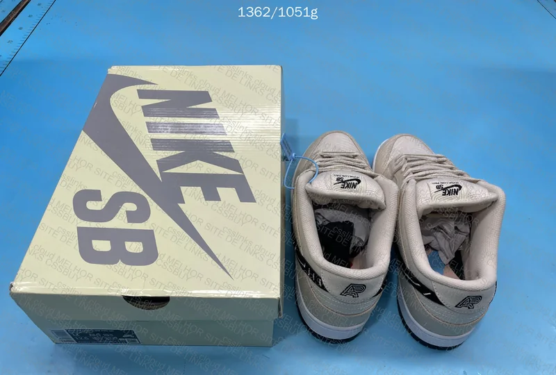 Albino & Preto x Nike SB Dunk Low Pearl White M Batch