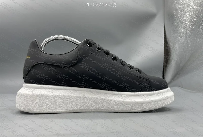 Alexander McQueen 3