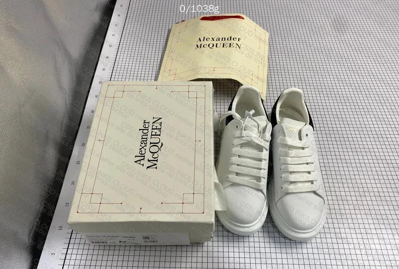 Alexander McQueen 10