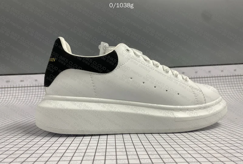 Alexander McQueen 9