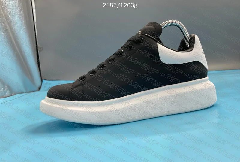 Alexander McQueen 10