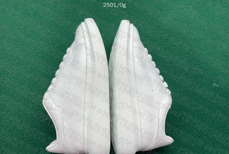 Alexander McQueen 8