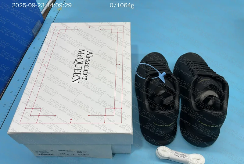 ALEXANDER MCQUEEN