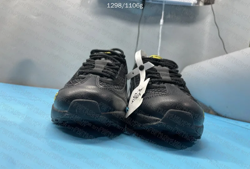 AM95 “Black Honey” Corteiz 2