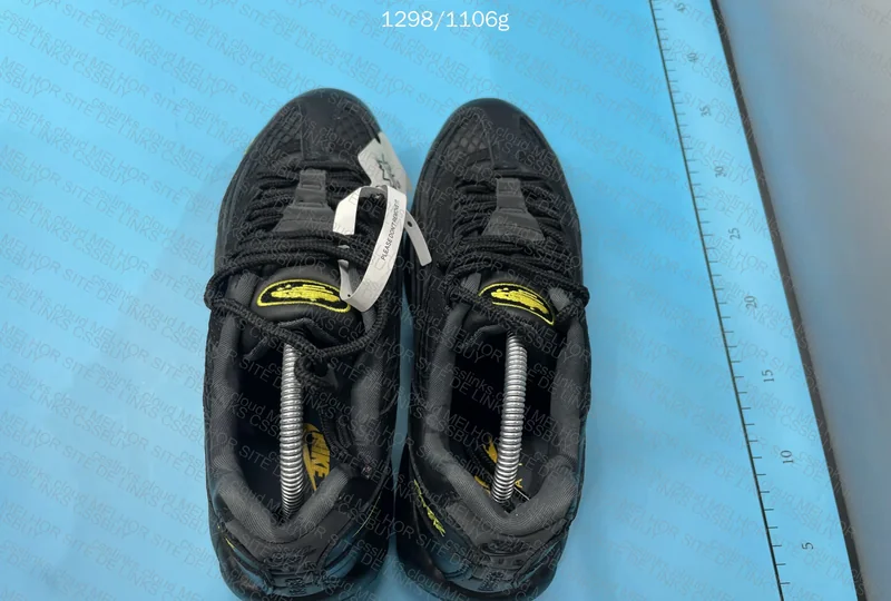 AM95 “Black Honey” Corteiz 6