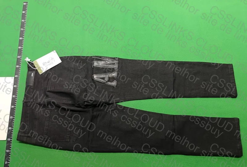 Amiri Jeans 2