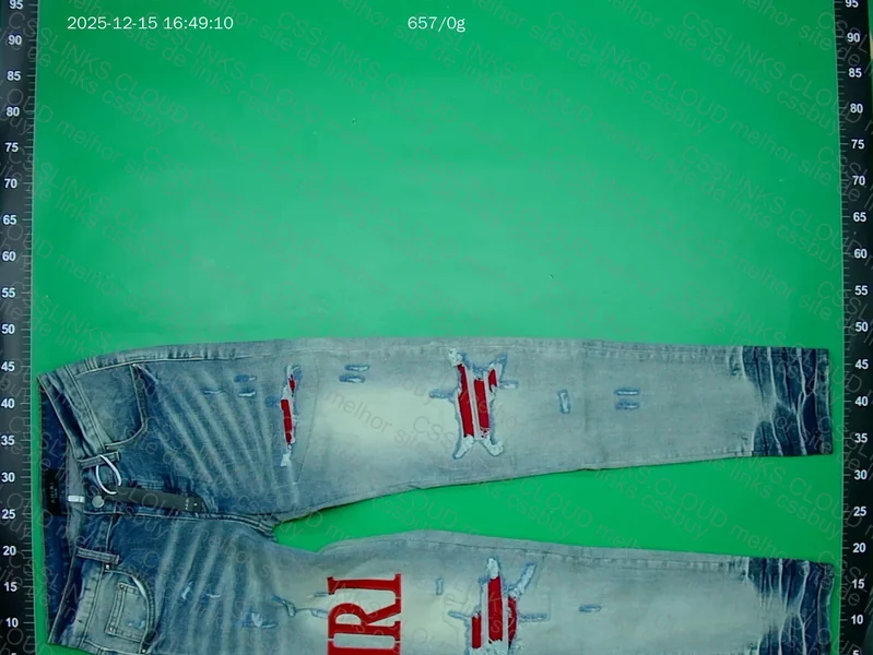 Amiri Jeans 3