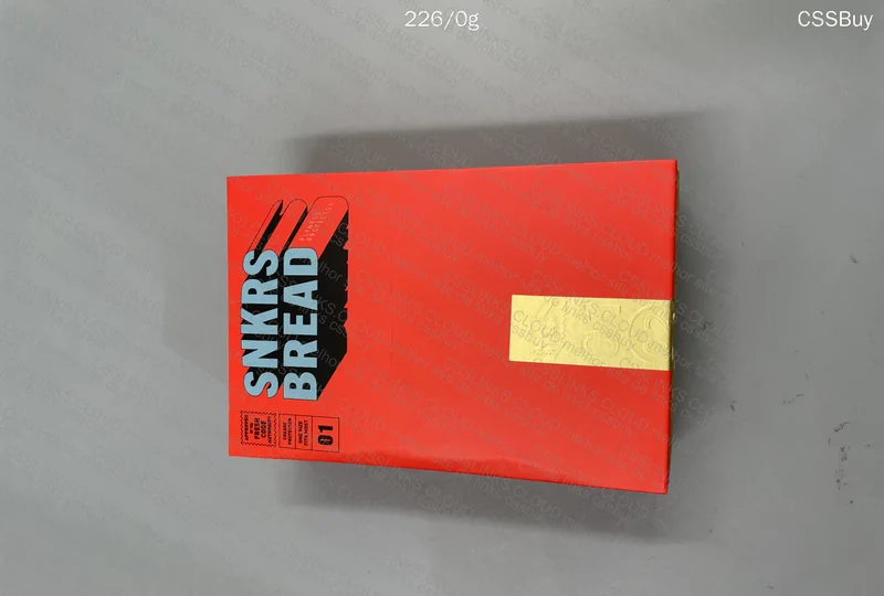Anti Crease "SNKR BREAD"