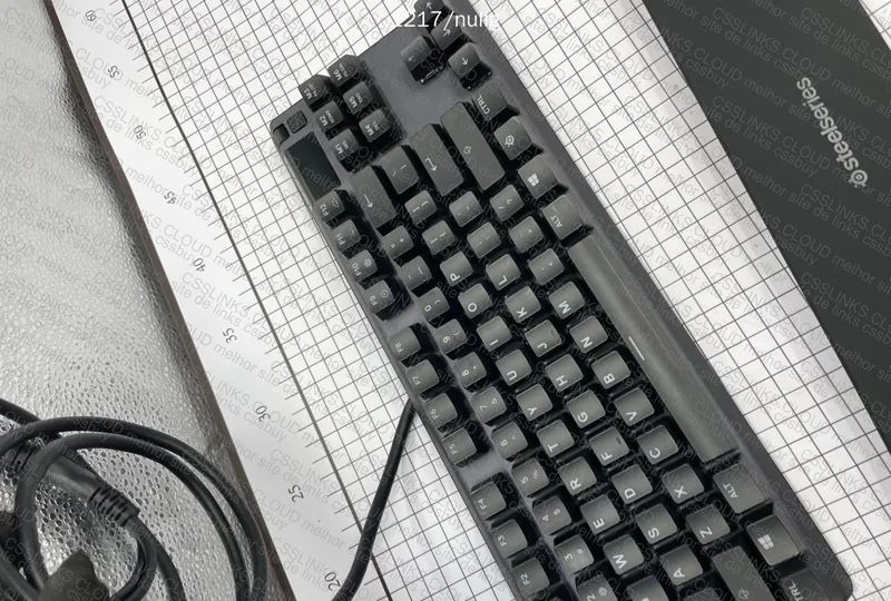 APEX PRO TKL + MOUSEPAD 3
