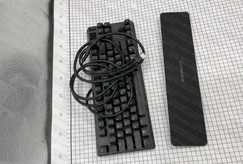 APEX PRO TKL + MOUSEPAD 4
