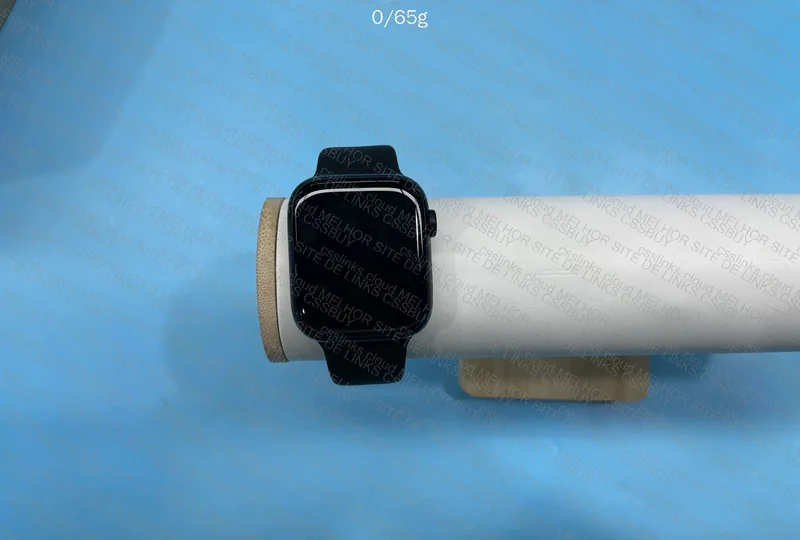 Apple Watch S7 (Very New) 2