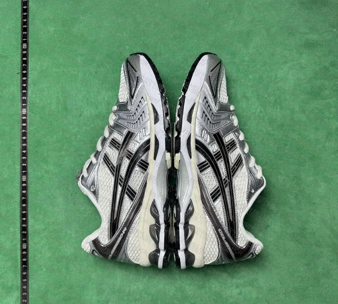 Asics Gel-Kayano 14