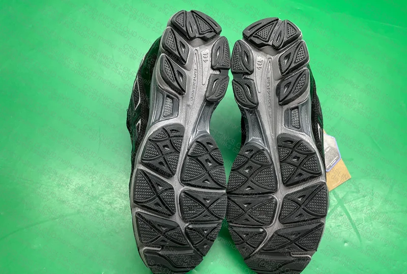 Asics Gel NYC Black 6