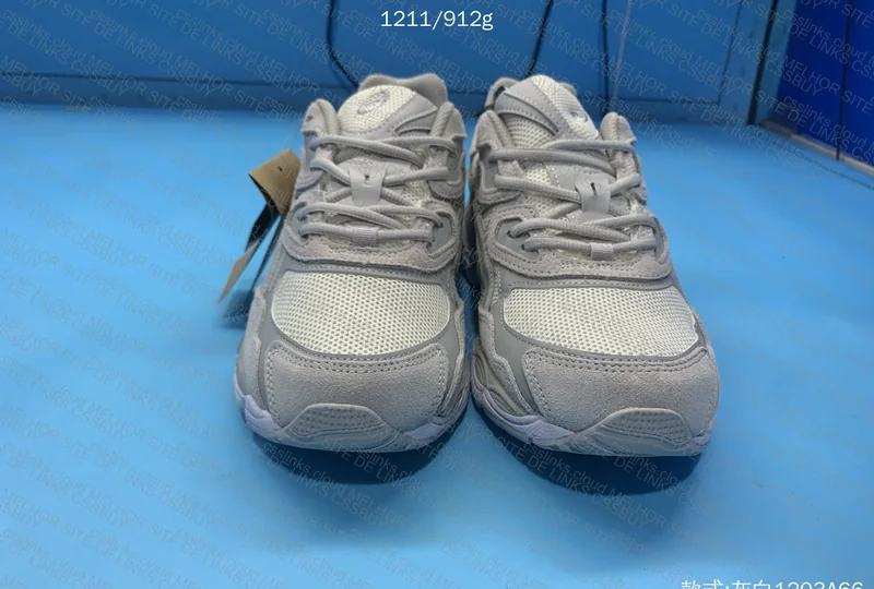 asics gel nyc size 47! 2