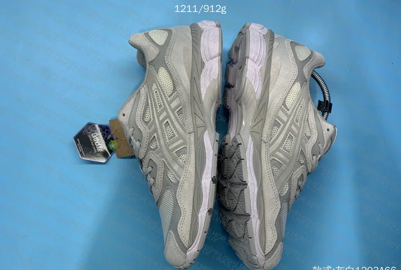 asics gel nyc size 47! 3