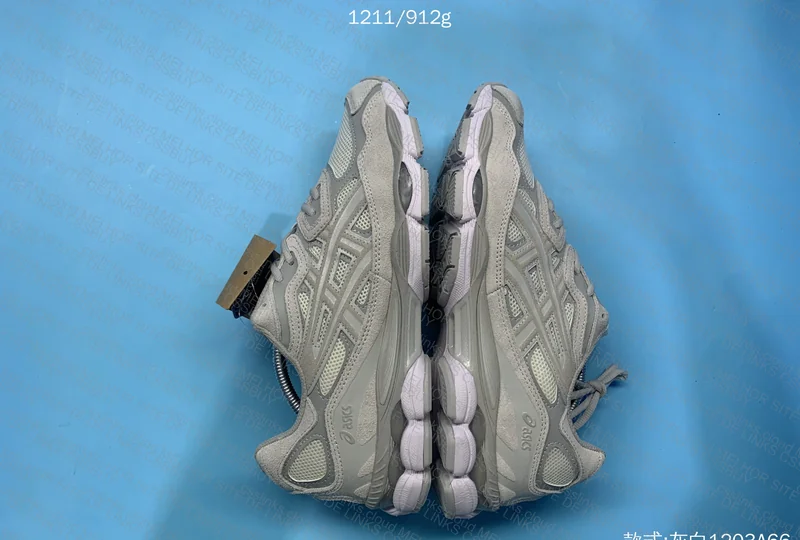 asics gel nyc size 47! 4