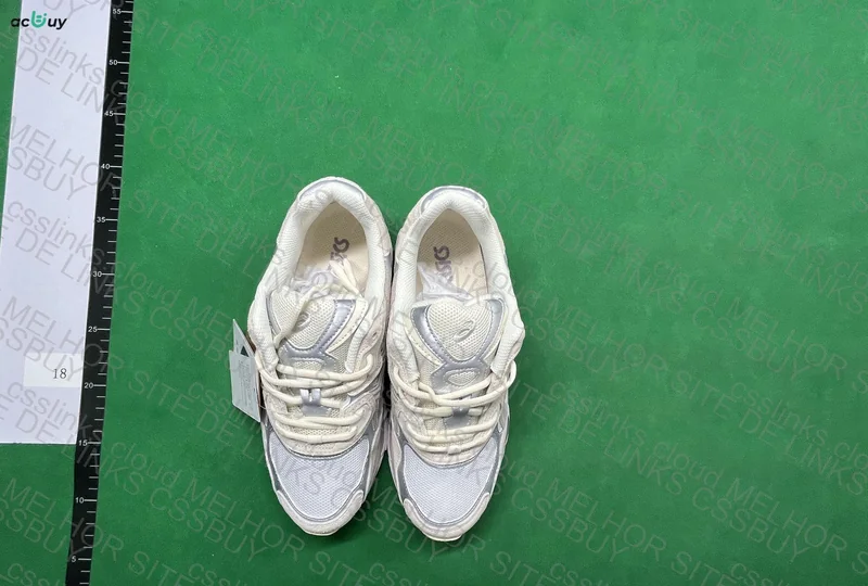 asics gel off white brown 6